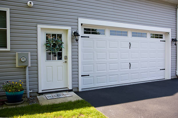 24/7 Emergency Garage Door Panel Replacement experts in Riviera Beach, MD